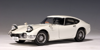 1965 Toyota 2000 GT Coupe - White (AUTOart) 1/18