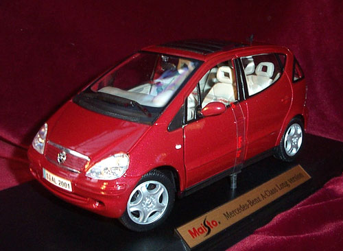2002 Mercedes-Benz A-Class Long Version - Red (Maisto) 1/18
