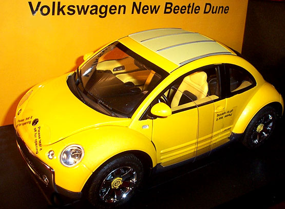 2001 Volkswagen Beetle "Dune Bug" (AUTOart) 1/18