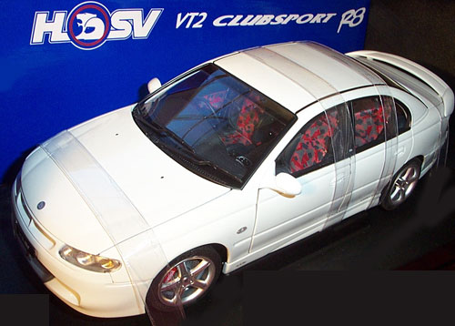 2001 Holden HSV VT2 Clubsport R8 - Herron White (AUTOart) 1/18