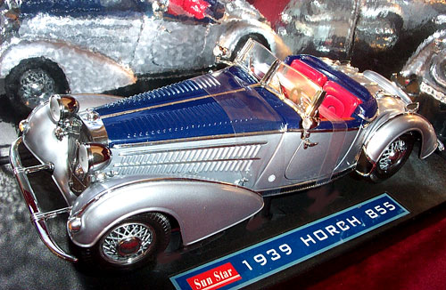 1939 Horch 855 Special Roadster - Silver/Navy (SunStar) 1/18