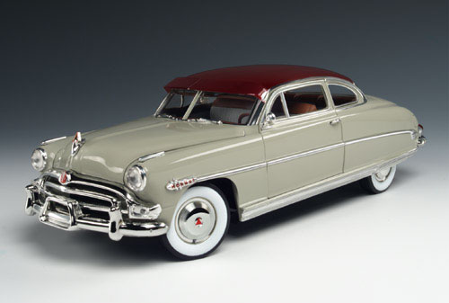 1952 Hudson Hornet Club Coupe - French Gray/Toro Red (Highway 61) 1/18