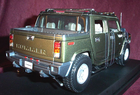 2003 Hummer H2 SUT - Metallic Green (Maisto)
