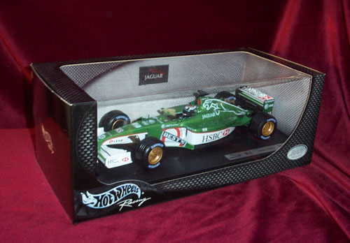 2001 Jaguar R2 #19 - Pedro De La Rosa (Hot Wheels) 1/18