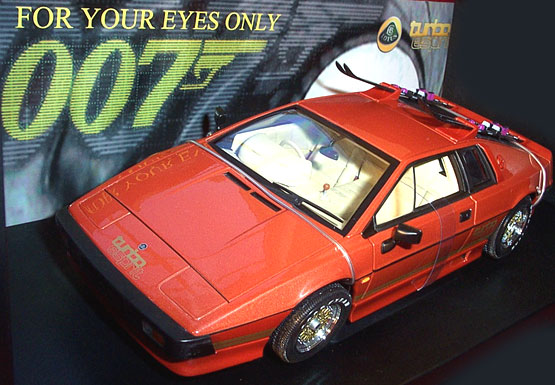 1981 Lotus Esprit Essex Turbo S2 - James Bond "For Your Eyes Only" (AUTOart) 1/18