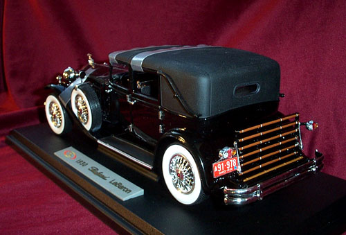 1930 Packard LeBaron - Black (Signature) 1/18