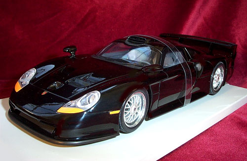 1997 Porsche 911 GT1 Street - Black (UT Models) 1/18