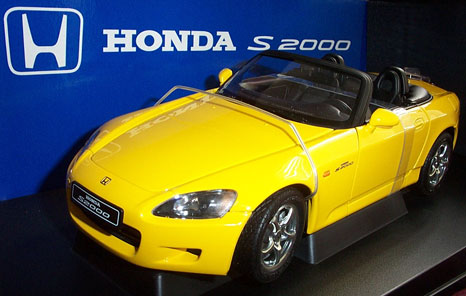 2000 Honda S2000 - Yellow (AUTOart) 1/18
