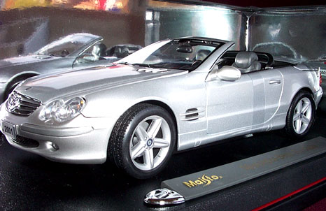 2002 Mercedes-Benz SL-Class - Silver (Maisto) 1/18