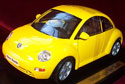 1999 Volkswagen New Beetle - Yellow (Maisto) 1/18