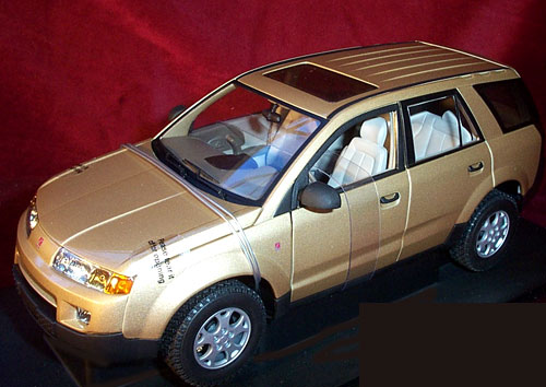 2002 Saturn Vue - Gold (AUTOart) 1/18