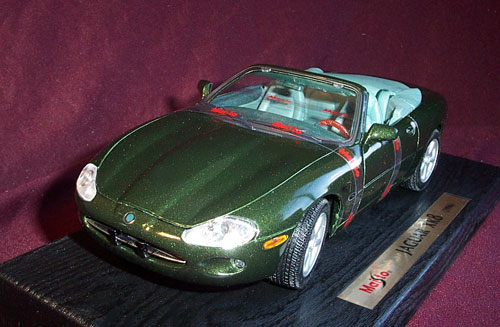 1996 Jaguar XK8 - European Green (Maisto) 1/18