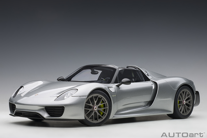Porsche 918 Spyder Weissach Package (AUTOart) 1/12