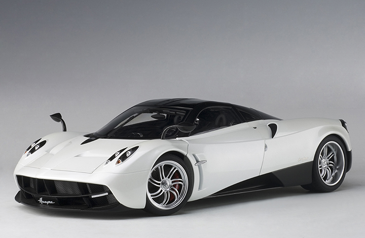 Pagani Huayra - White/chrome Wheels (AUTOart) 1/12