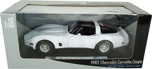 1982 Chevy Corvette Coupe - White (Welly) 1/18