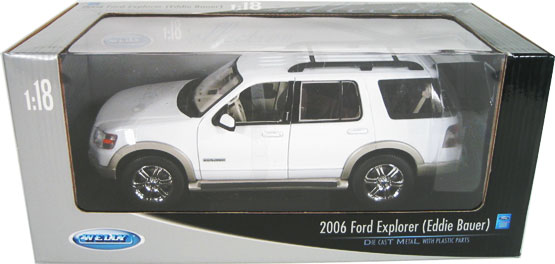 2006 Ford Explorer Eddie Bauer - White (Welly) 1/18