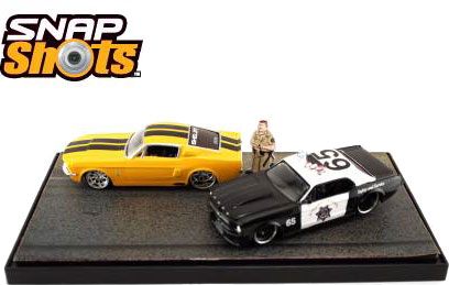 1965 Mustang Police & 1967 Shelby Mustang "Busted" Diorama (Jada Toys) 1/64