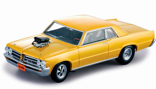 1964 Pontiac GTO - Metallic Yellow (SunStar) 1/18