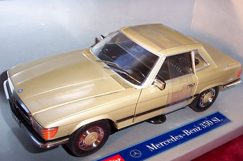 1977 Mercedes-Benz 350 SL - Gold (SunStar) 1/18