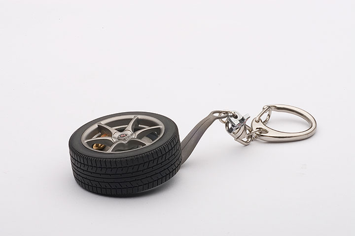 Nissan Skyline R34 GTR Wheel Keychain (AUTOart) 1/18
