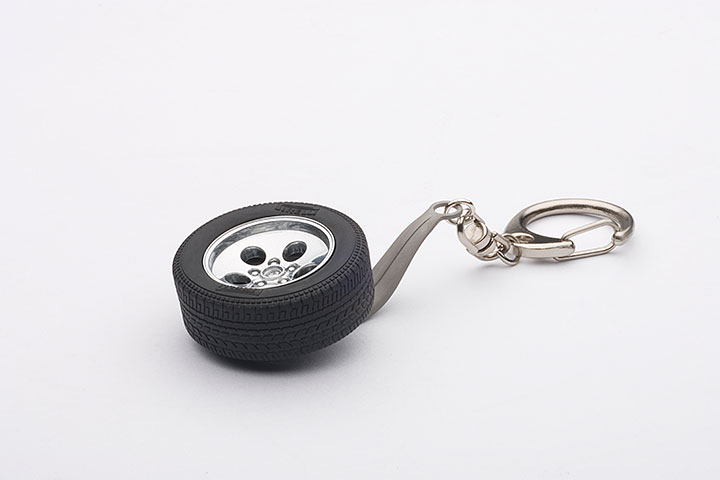 Lamborghini Countach Wheel Keychain (AUTOart) 1/18