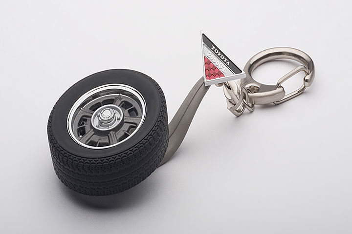2000 Toyota GT Wheel Keychain (AUTOart) 1/18