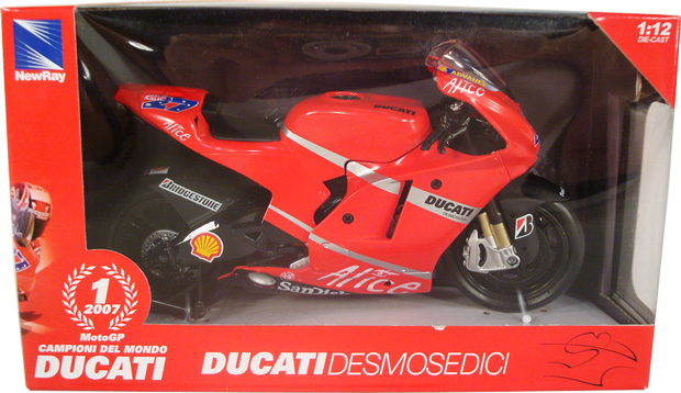 2007 Ducati Desmosedici GP07 - Casey Stoner #27 (NewRay) 1/12