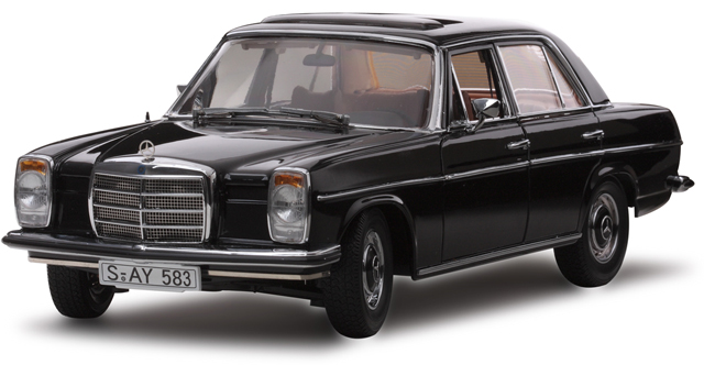 Mercedes-Benz 220C Strich 8 Saloon (W115) - Schwarz Black (SunStar Platinum) 1/18