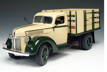 1940 Ford Stake Bed Truck - Beige/Green (Highway 61) 1/16 diecast 