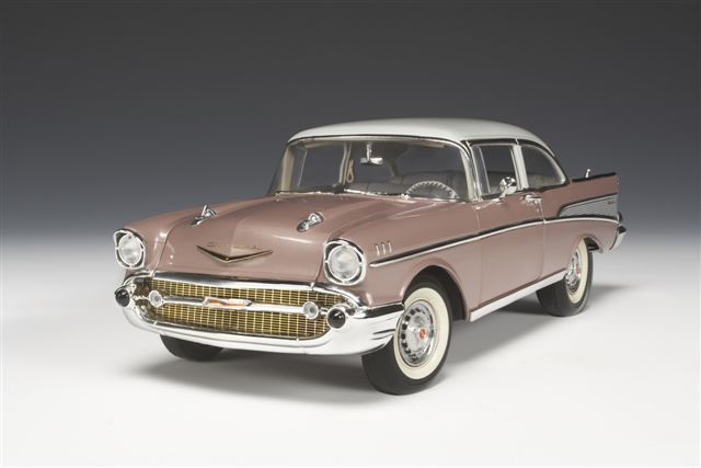 1957 Chevrolet Bel Air - Dusk Pearl & India Ivory (Highway 61) 1/18