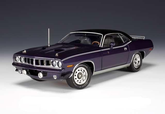 1971 Plymouth Barracuda Gran Coupe - In Violet (Highway 61) 1/18