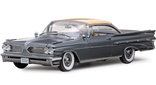 1959 Pontiac Bonneville Hardtop - Ivory & Grey (SunStar Platinum) 1/18