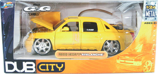 2001 Chevy Avalanche - Yellow (DUB City) 1/24