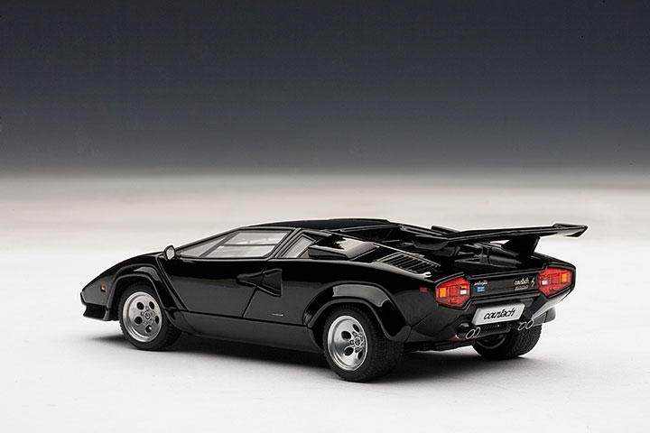 Lamborghini Countach 5000 S - Black (AUTOart) 1/18