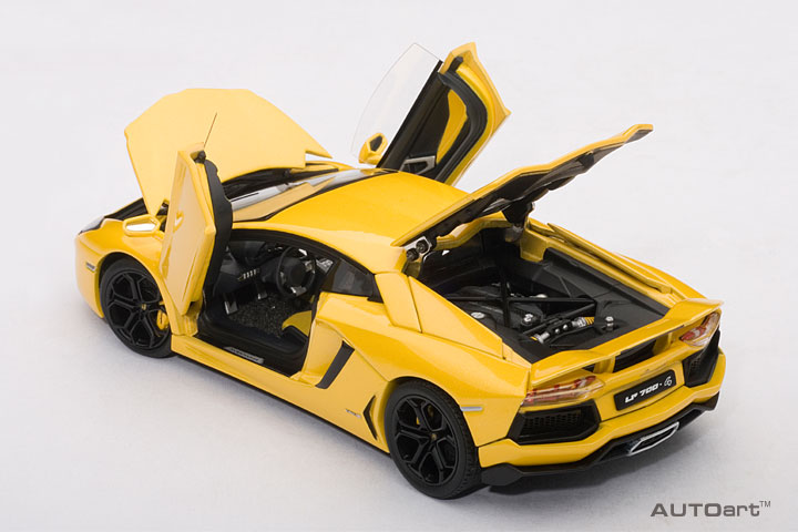 Lamborghini Aventador Lp700-4 (AUTOart) 1/18