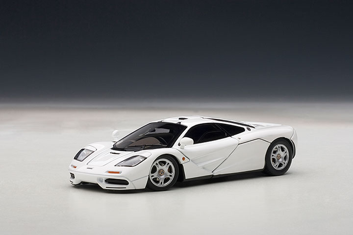McLaren F1 - Pure White (AUTOart) 1/18