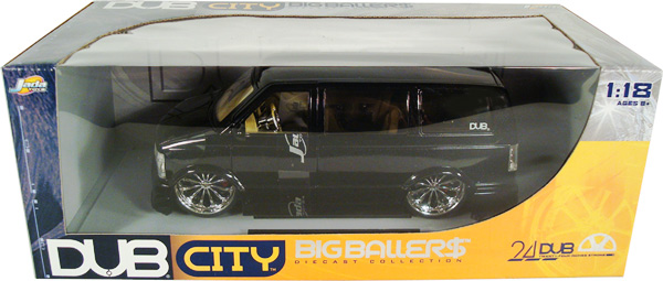 Chevy Astro Van - Black (DUB City) 1/18