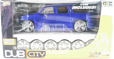 2002 Chevy Suburban Metal Model Kit (DUB City) 1/18