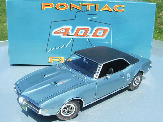 1968 Pontiac Firebird 400 - Aleutian Blue w/ Vinyl Top (Lane Exact Detail) 1/18