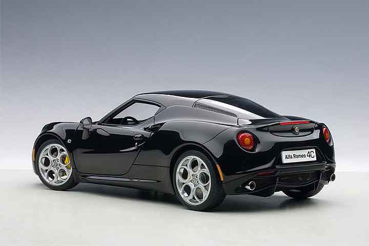 Alfa Romeo 4C - Gloss Black (AUTOart) 1/18