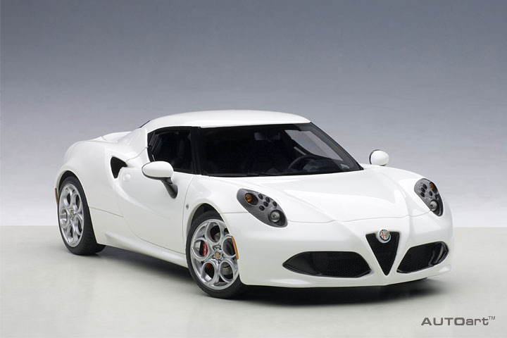 Alfa Romeo 4C - Gloss White (AUTOart) 1/18