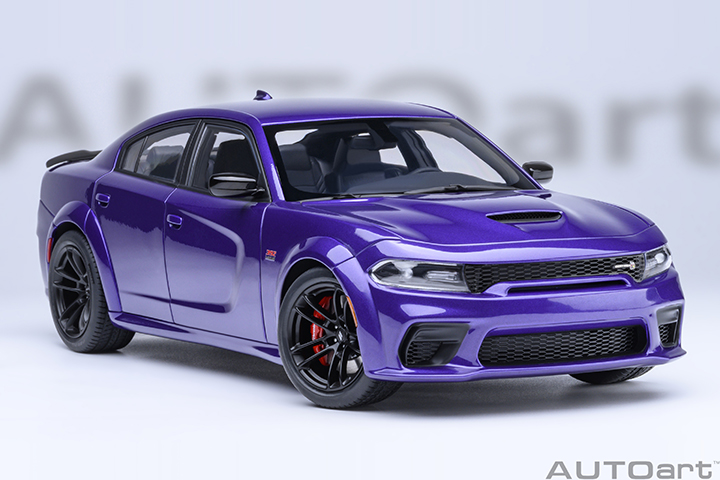 Dodge Charger Scat Pack Widebody - Plum Crazy (AUTOart) 1/18