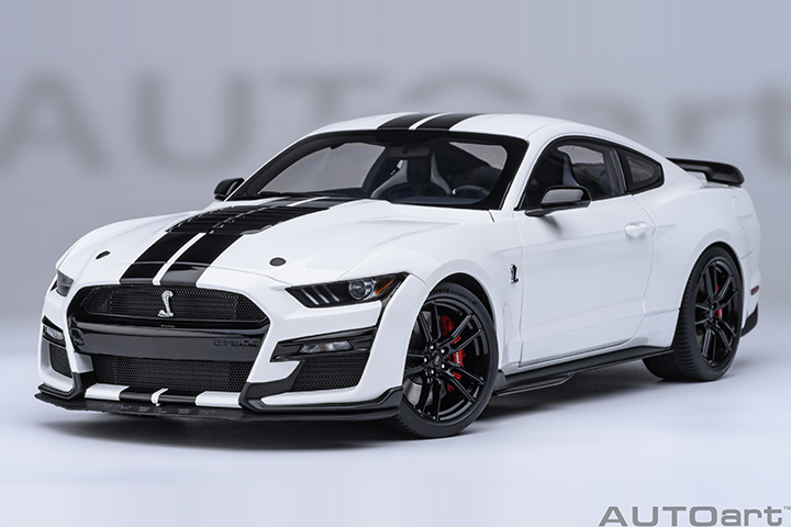 Ford Mustang Shelby GT500 - Oxford White (AUTOart) 1/18