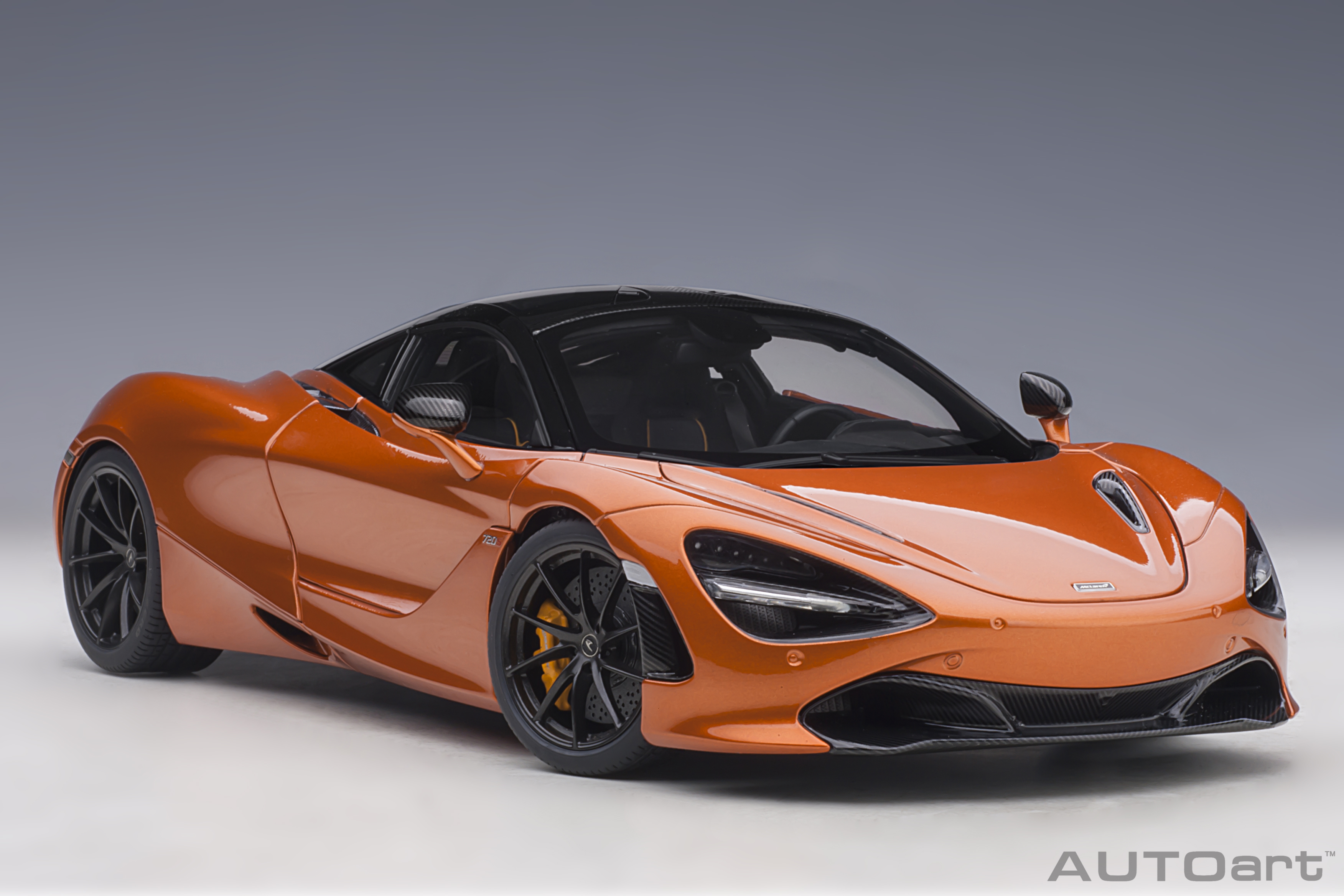McLaren 720S - Azores/metallic Orange (AUTOart) 1/18