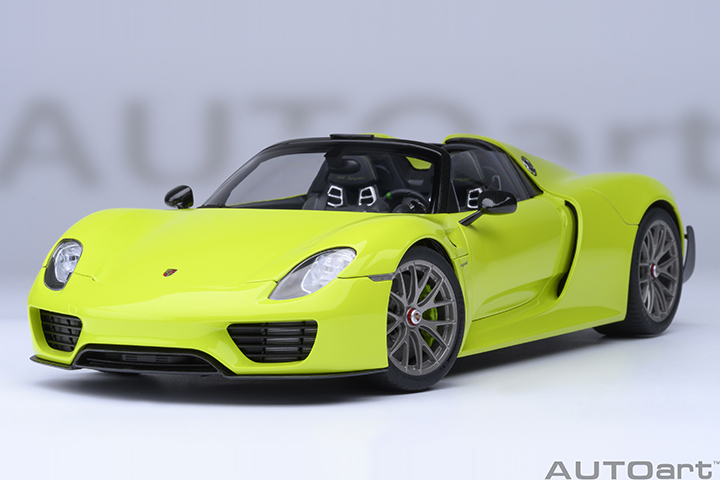 Porsche 918 Spyder Weissach Package - Acid Green (AUTOart) 1/18