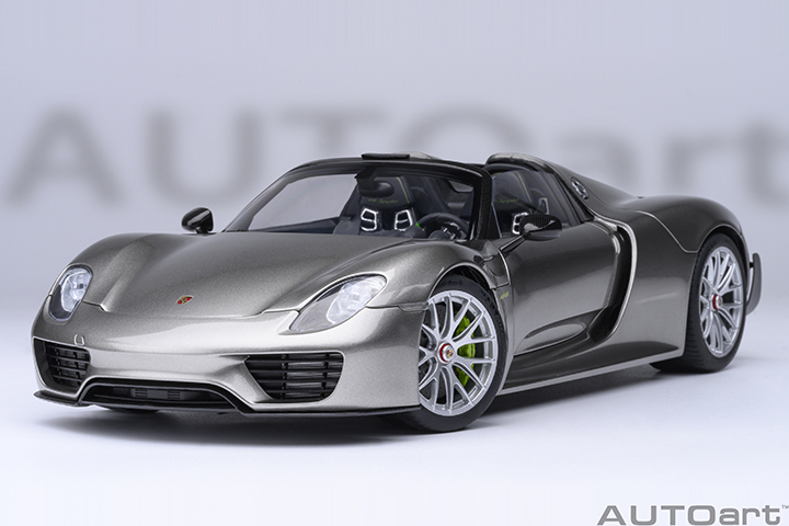 Porsche 918 Spyder Weissach Package (AUTOart) 1/18