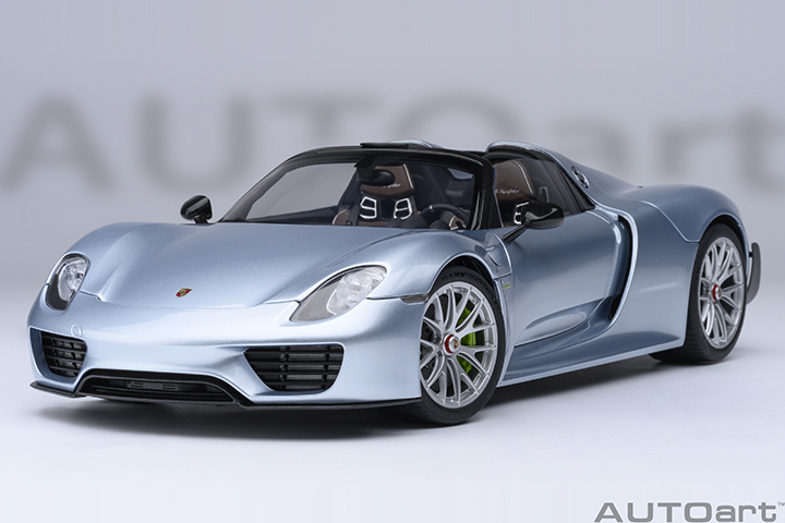 Porsche 918 Spyder Weissach Package (AUTOart) 1/18