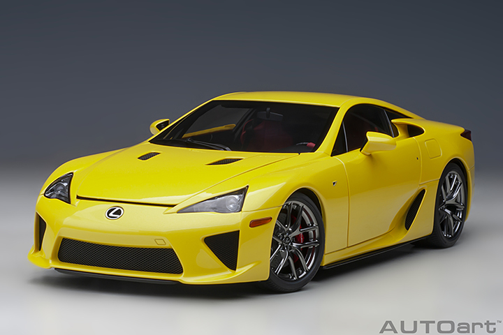 Lexus LFA - Pearl Yellow (AUTOart) 1/18
