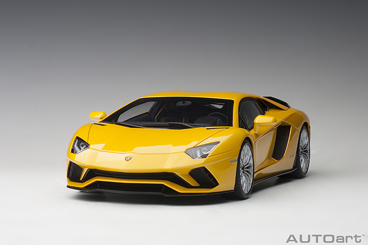 Lamborghini Aventador S (new Giallo Orion/metallic (AUTOart) 1/18