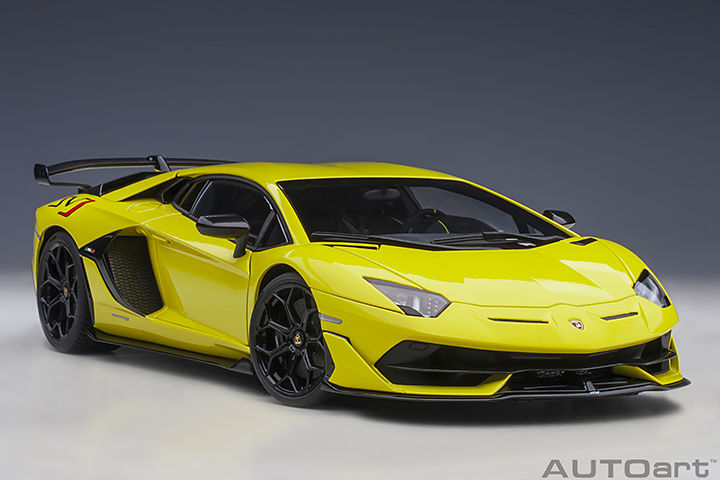 Lamborghini Aventador Svj (giallo Tenerife/pearl (AUTOart) 1/18